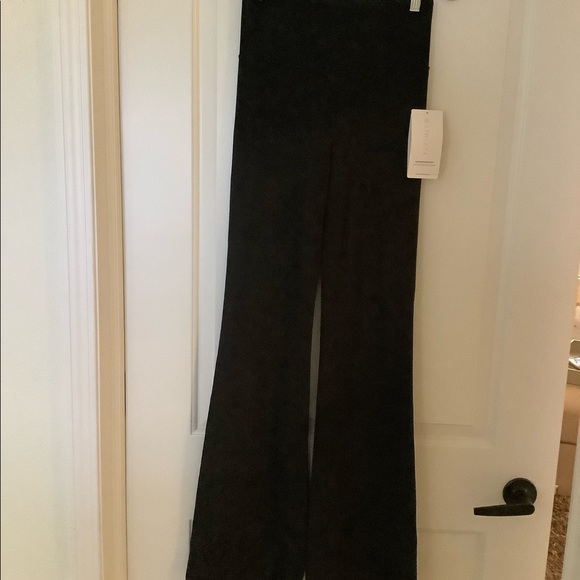Athleta Elation Flare Pant - Black - Size Small/Tall - Picture 7 of 8